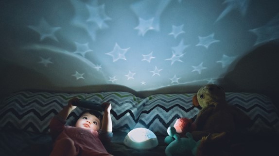 Toddler sleeping in bed, Toddler fear of dark